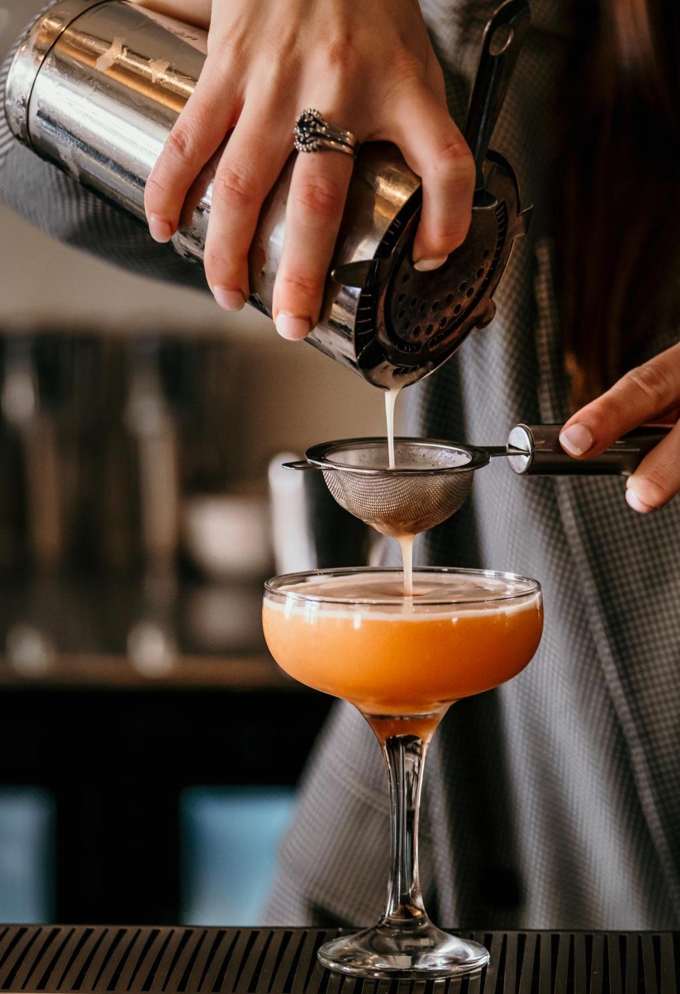 The Oak & Anchor Hotel Порт Феъри Екстериор снимка A cocktail being strained through a fine sieve