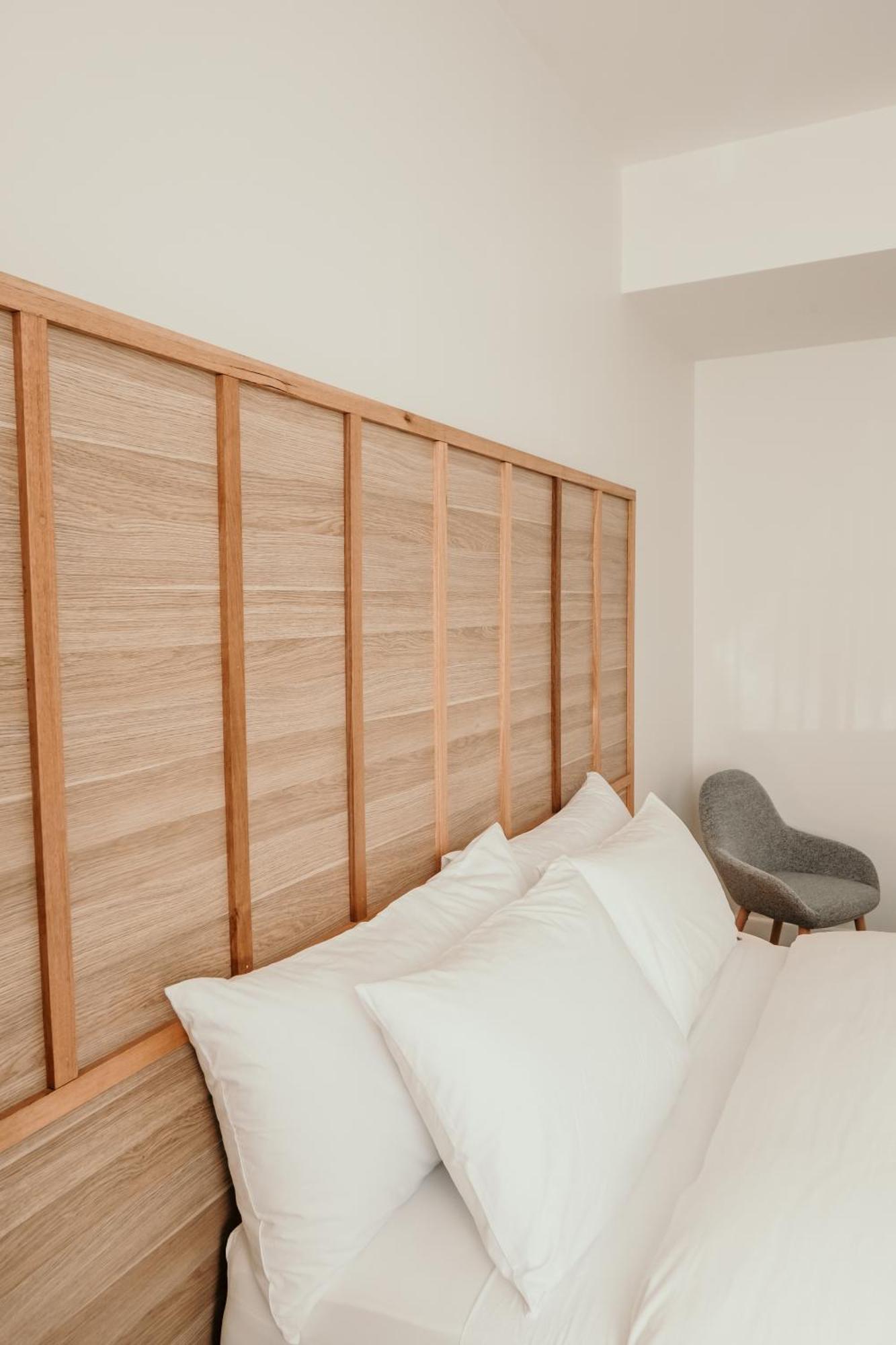 The Oak & Anchor Hotel Порт Феъри Екстериор снимка A headboard