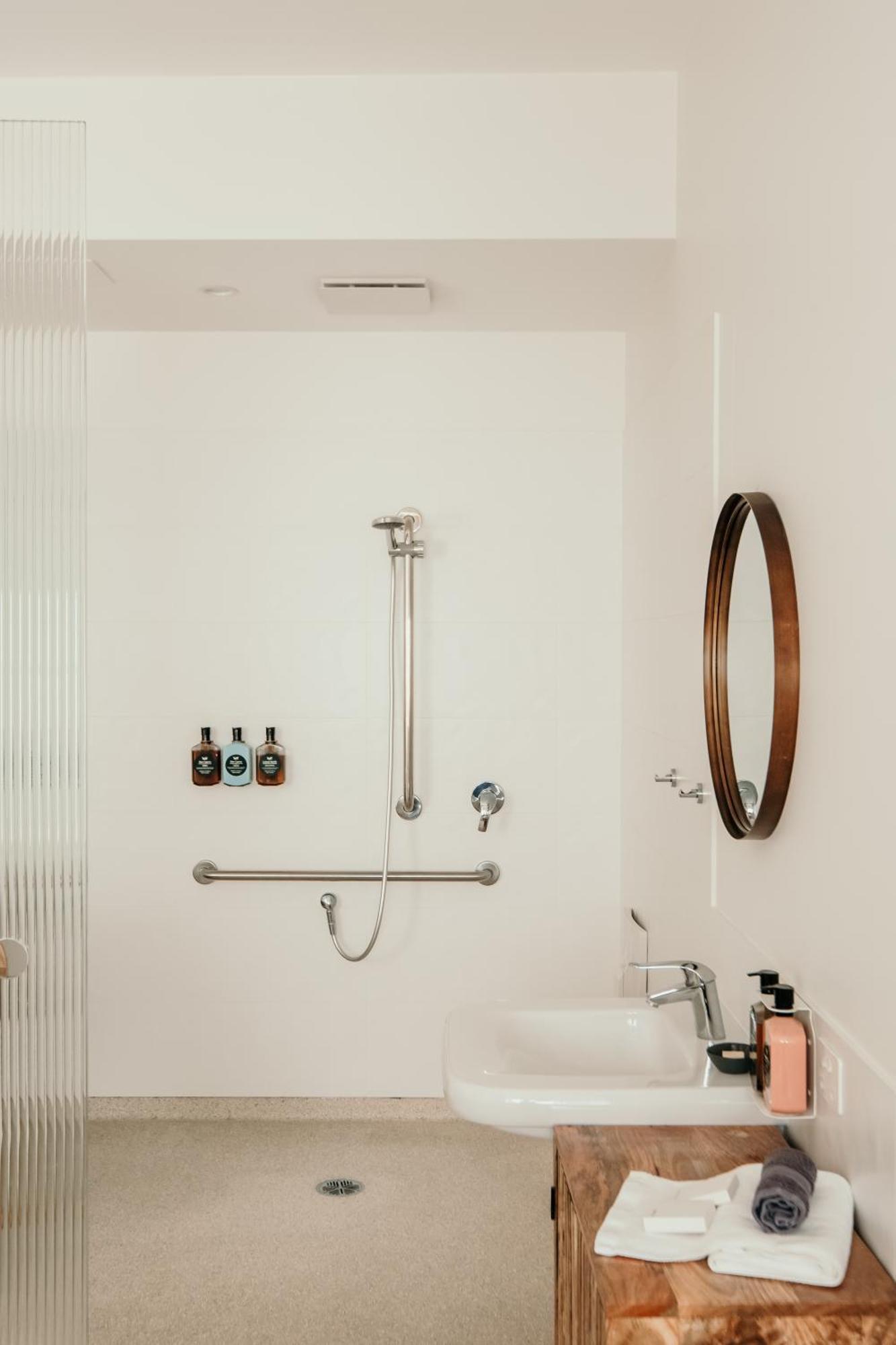 The Oak & Anchor Hotel Порт Феъри Екстериор снимка