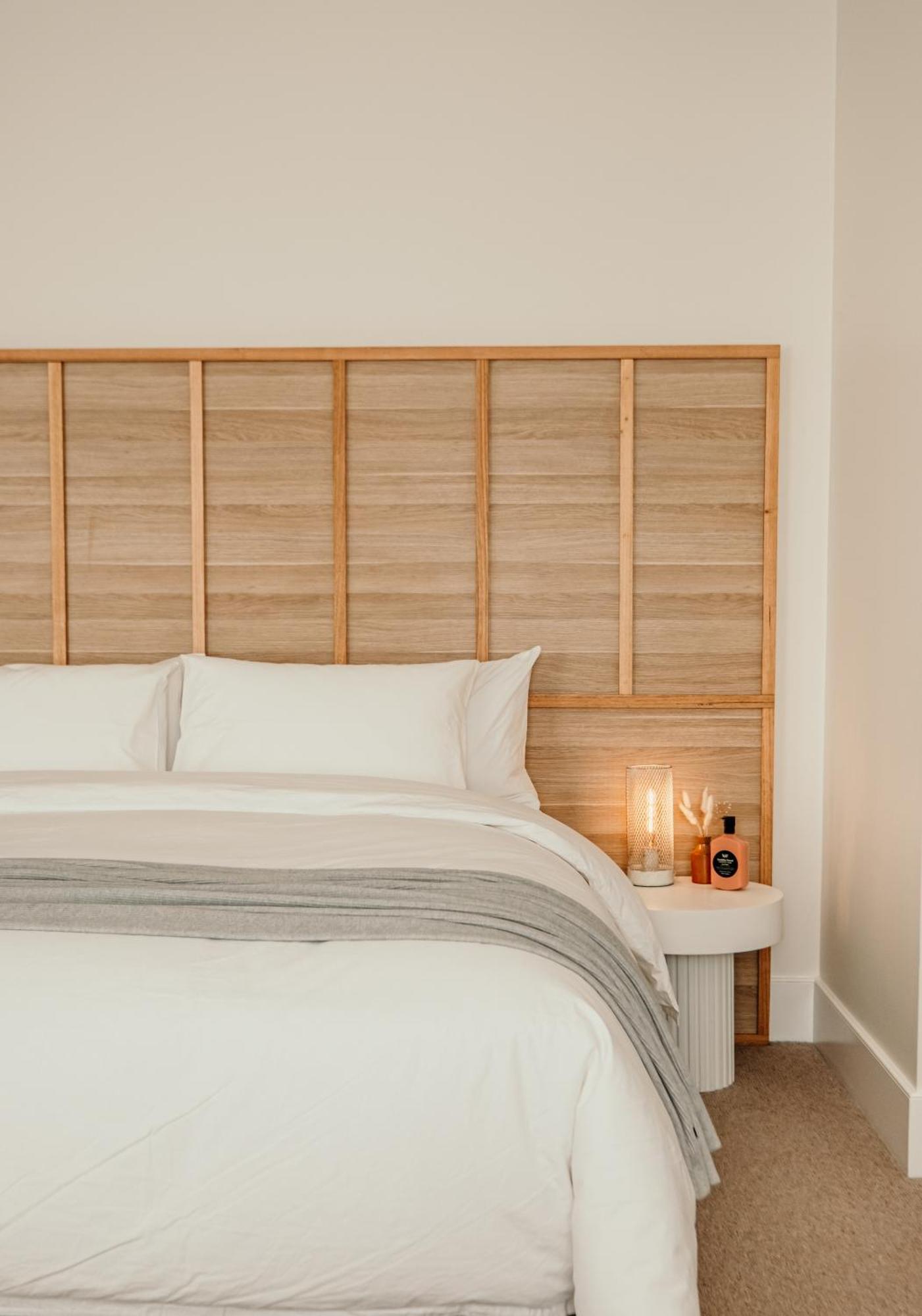 The Oak & Anchor Hotel Порт Феъри Екстериор снимка A bamboo headboard
