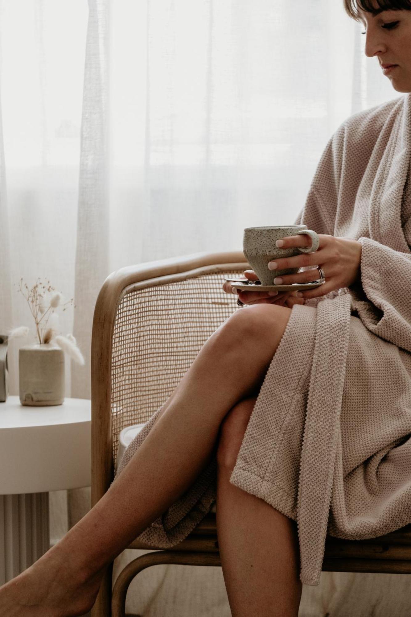 The Oak & Anchor Hotel Порт Феъри Екстериор снимка A woman wearing a bathrobe
